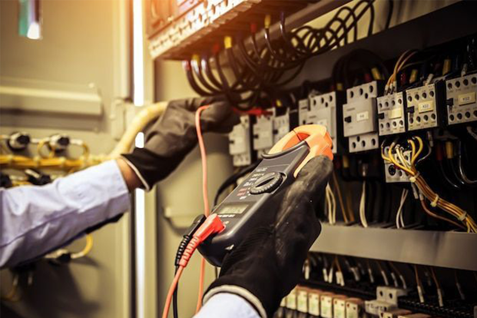 Pekerjaan panel & instalasi listrik